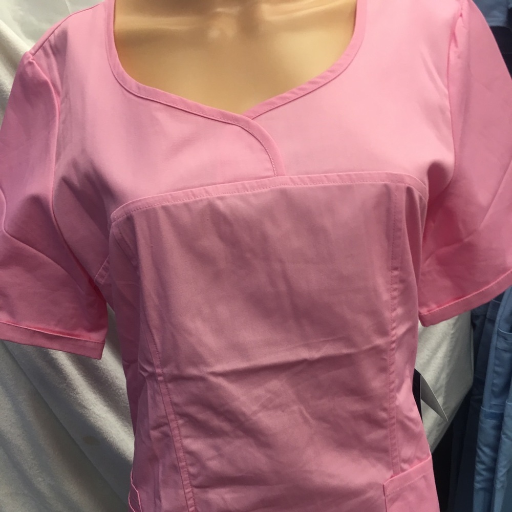 🔥🔥🔥🔥Adar pink Scrubs to.